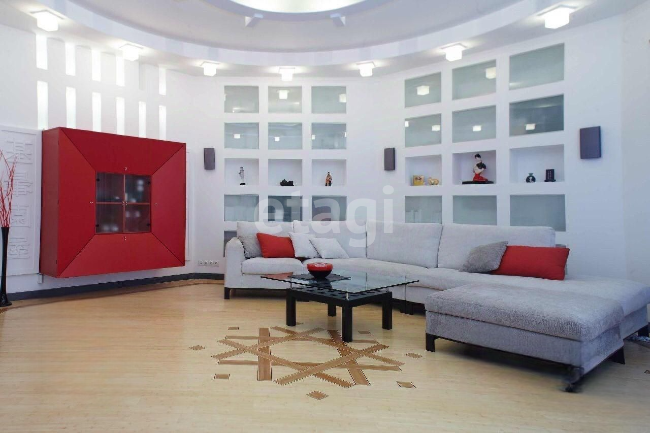 4 комн. квартира, 130 м², 3 этаж 