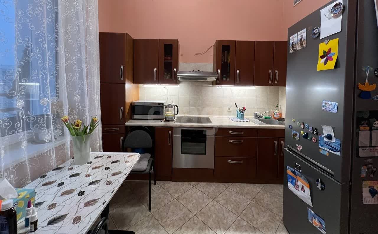 2 комн. квартира, 68.1 м², 16 этаж 