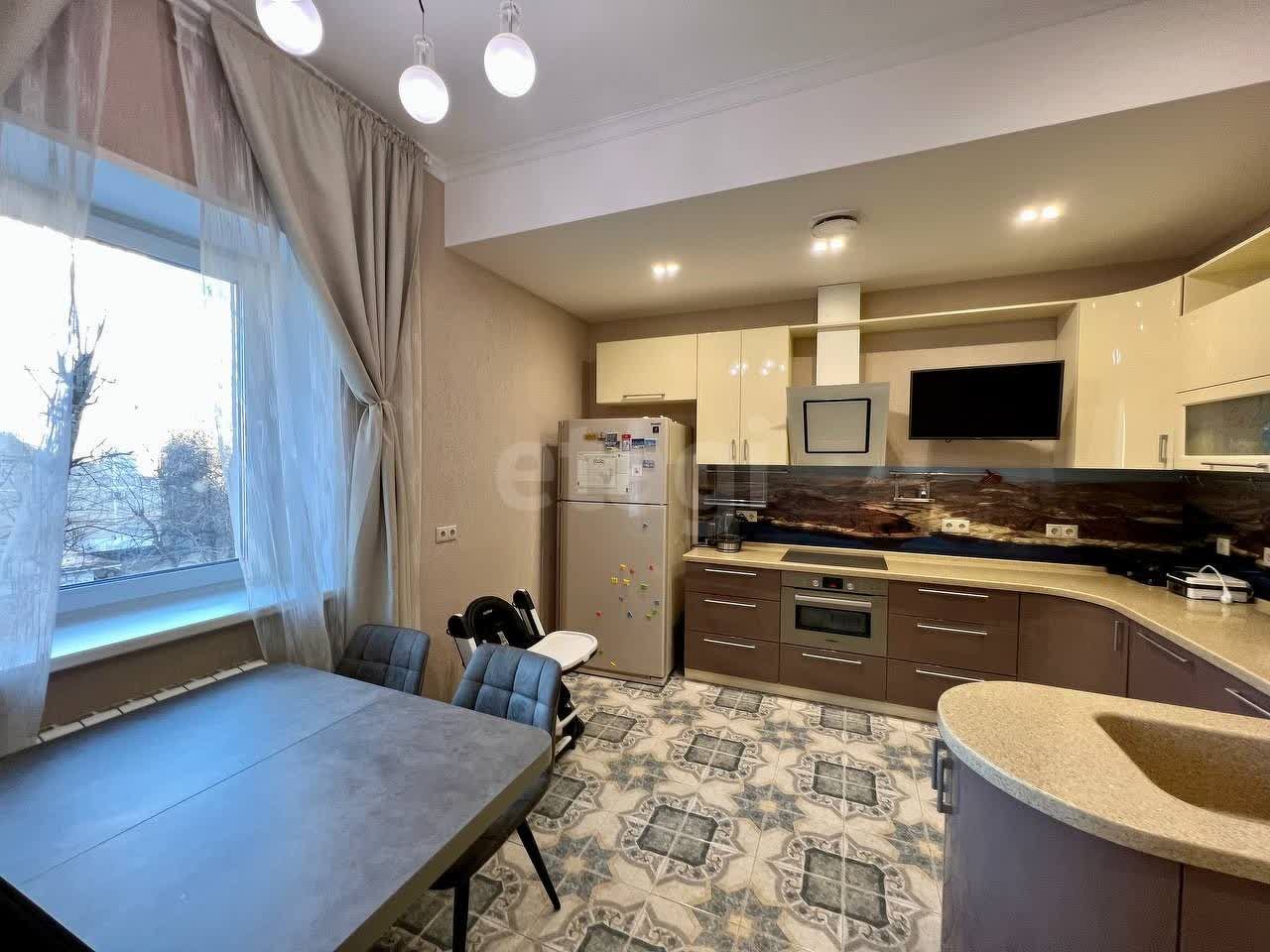 4 комн. квартира, 137.6 м², 3 этаж 