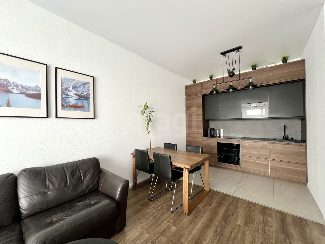 2 комн. квартира, 65.8 м², 20 этаж 