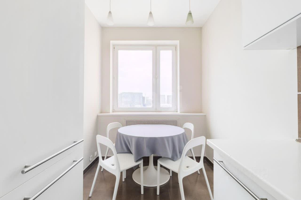 3 комн. квартира, 90.5 м², 14 этаж 