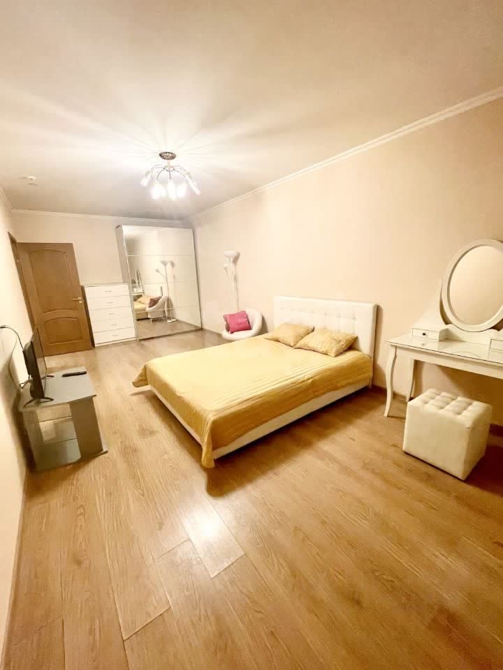 2 комн. квартира, 67 м², 19 этаж 
