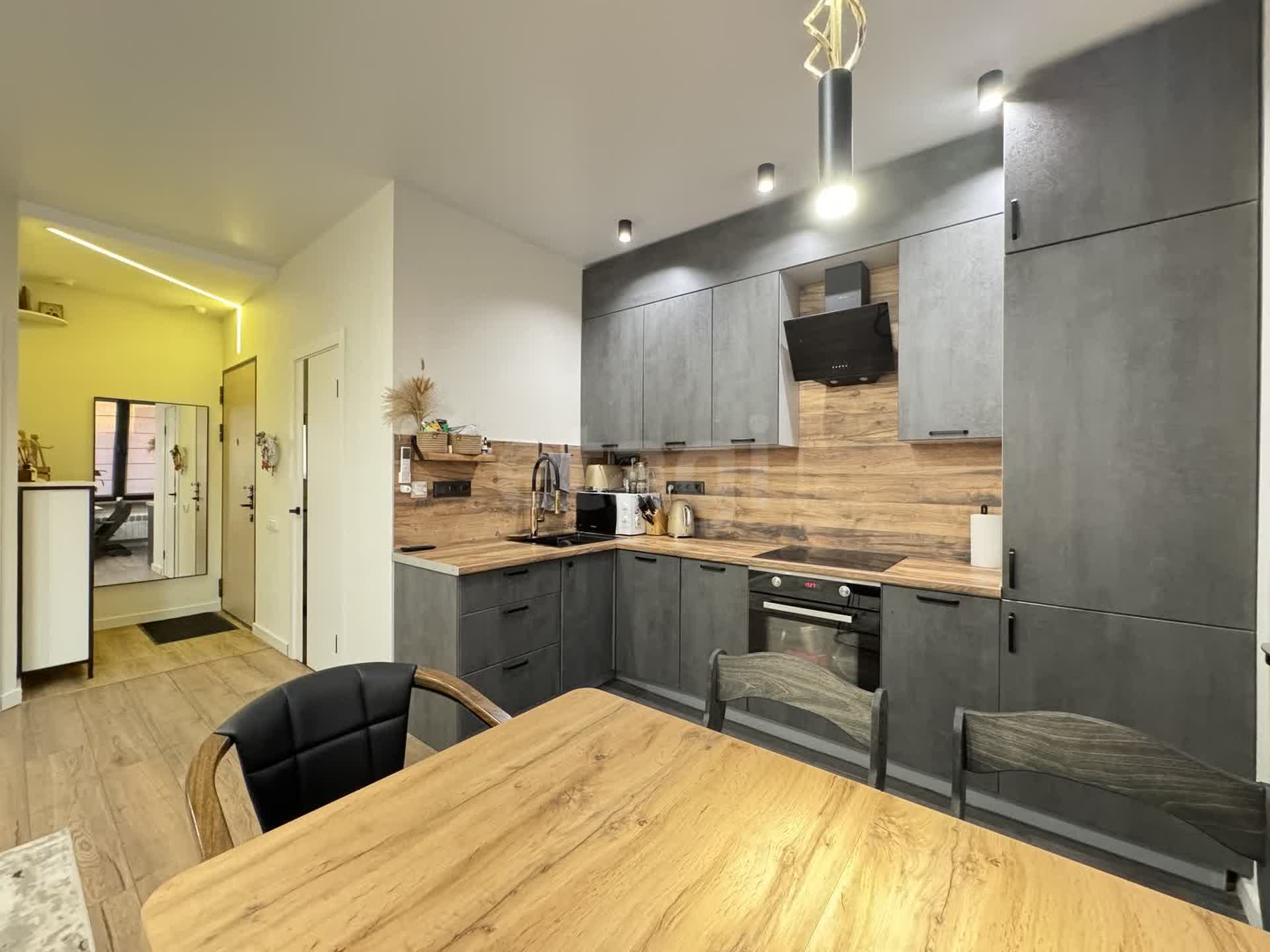 3 комн. квартира, 55 м², 16 этаж 