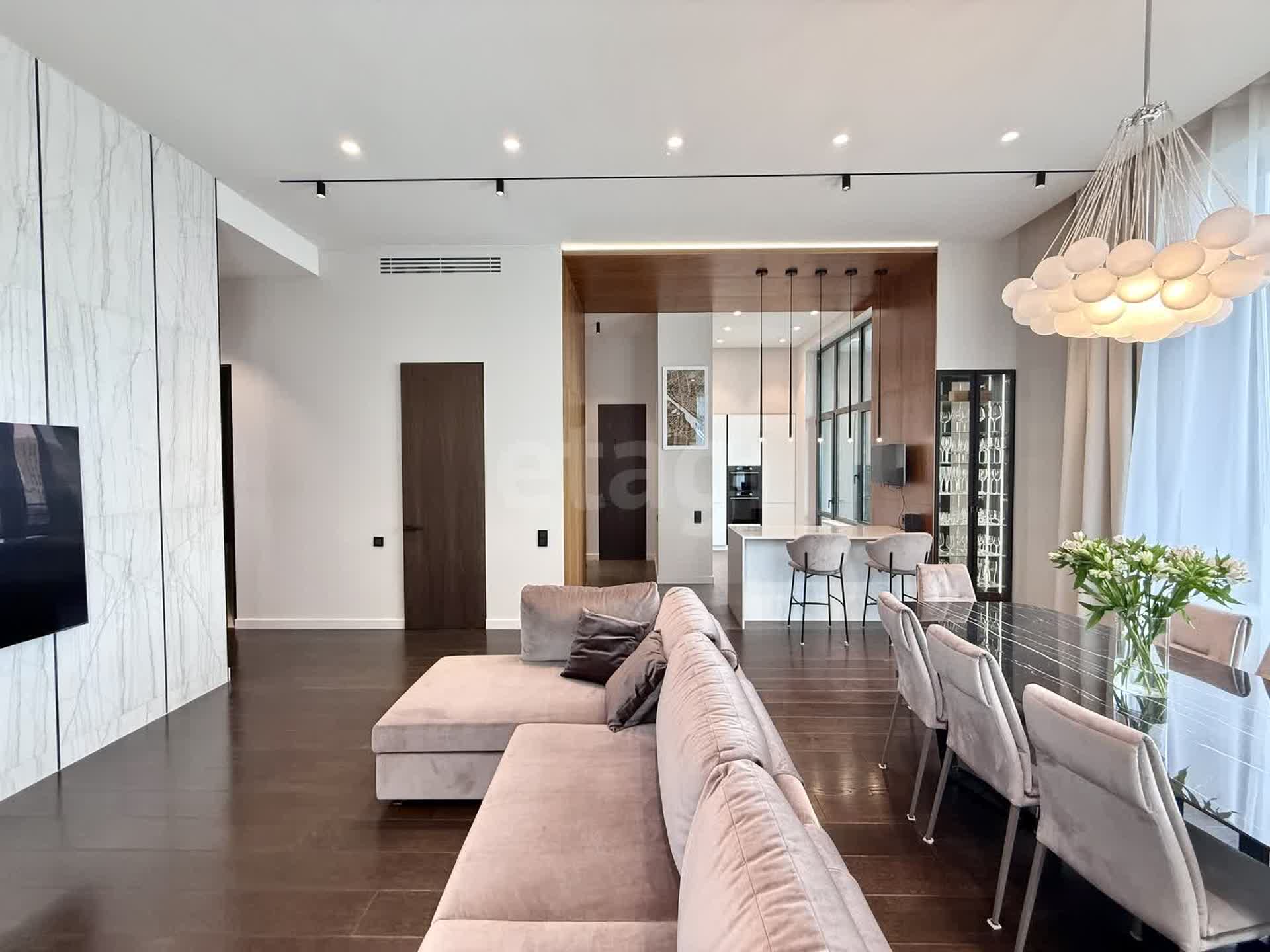 3 комн. квартира, 104.6 м², 21 этаж 
