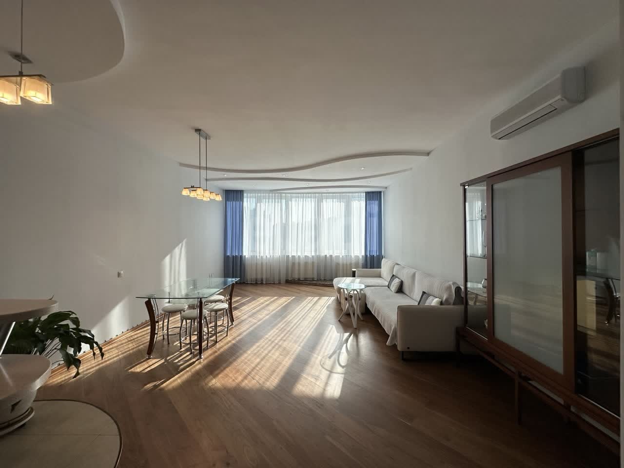 2 комн. квартира, 117.8 м², 8 этаж 