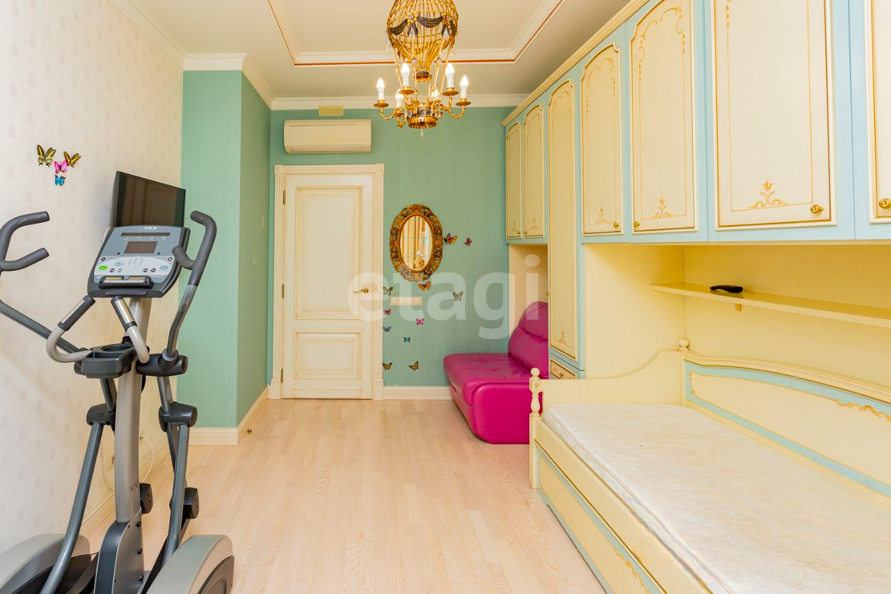 4 комн. квартира, 162 м², 5 этаж 